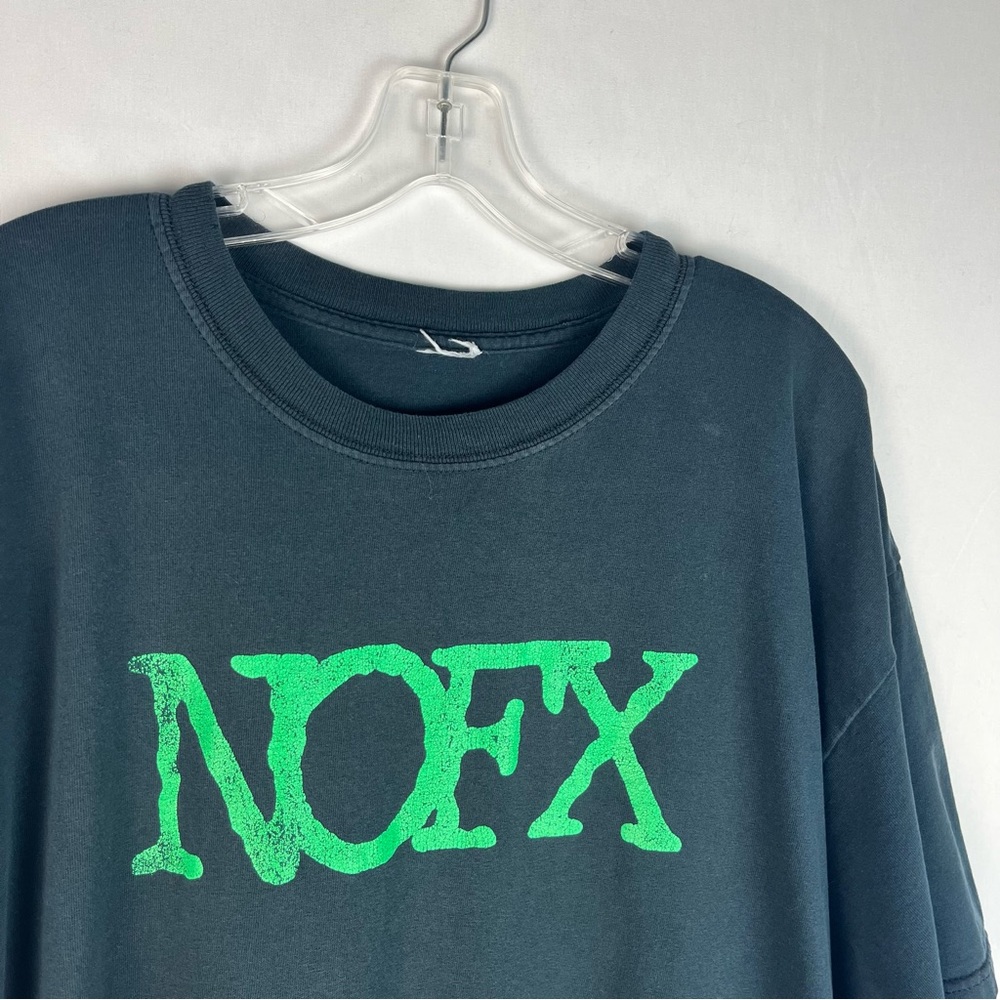 NOFX Vintage 90s Black Green Logo Distressed Short Sleeve Crewneck T-Shirt - Picture 2 of 4
